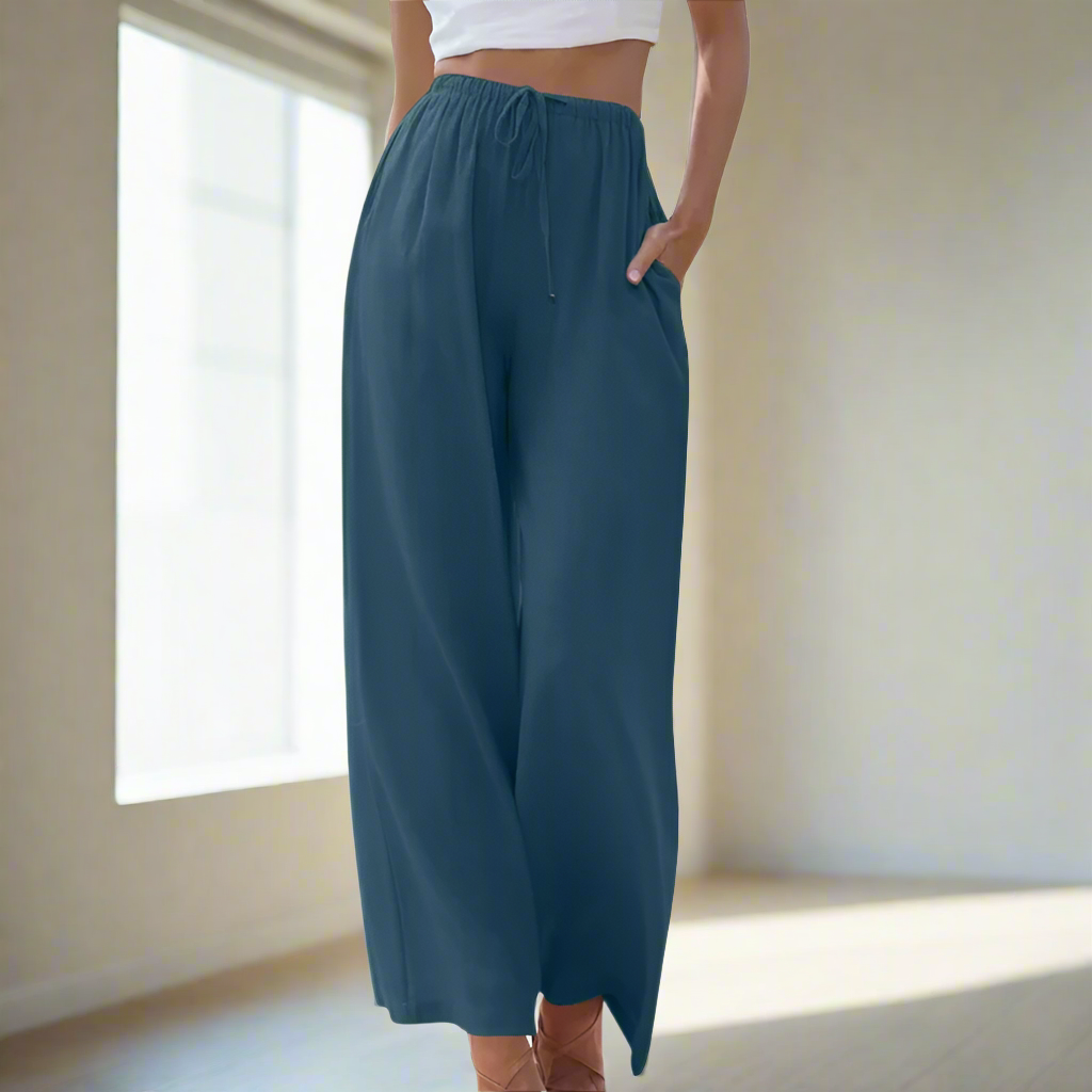 Zoe - Elegant and Trousers