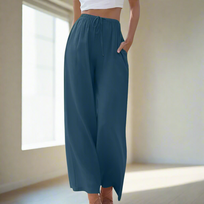 Zoe - Elegant and Trousers